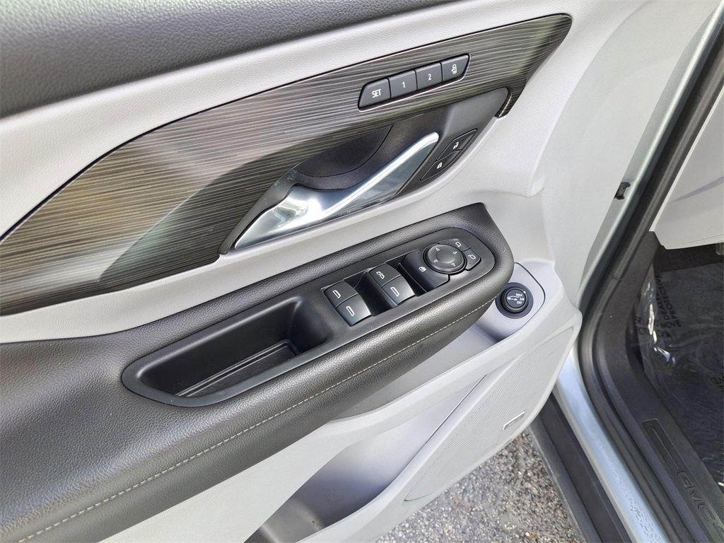 Used 2023 GMC Terrain SLT w/ Infotainment Package II image 14