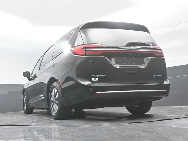 Used 2023 Chrysler Pacifica Limited FWD image 22
