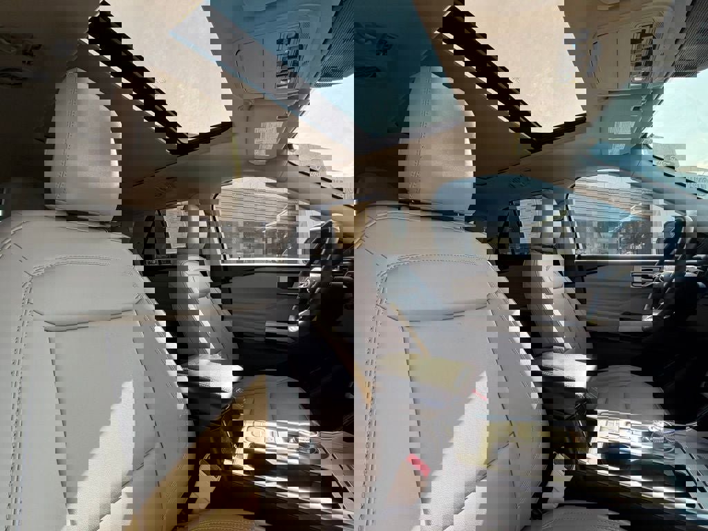 Certified 2023 Ford Explorer XLT w/ Equipment Group 202A image 20