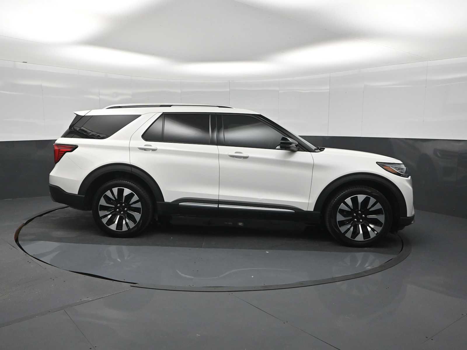 Certified 2026 Ford Explorer Platinum w/ LUX Leather Package AWD/4WD image 7