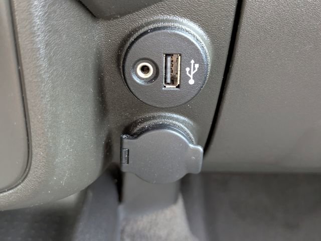 Used 2018 Nissan Frontier PRO-4X AWD/4WD image 21