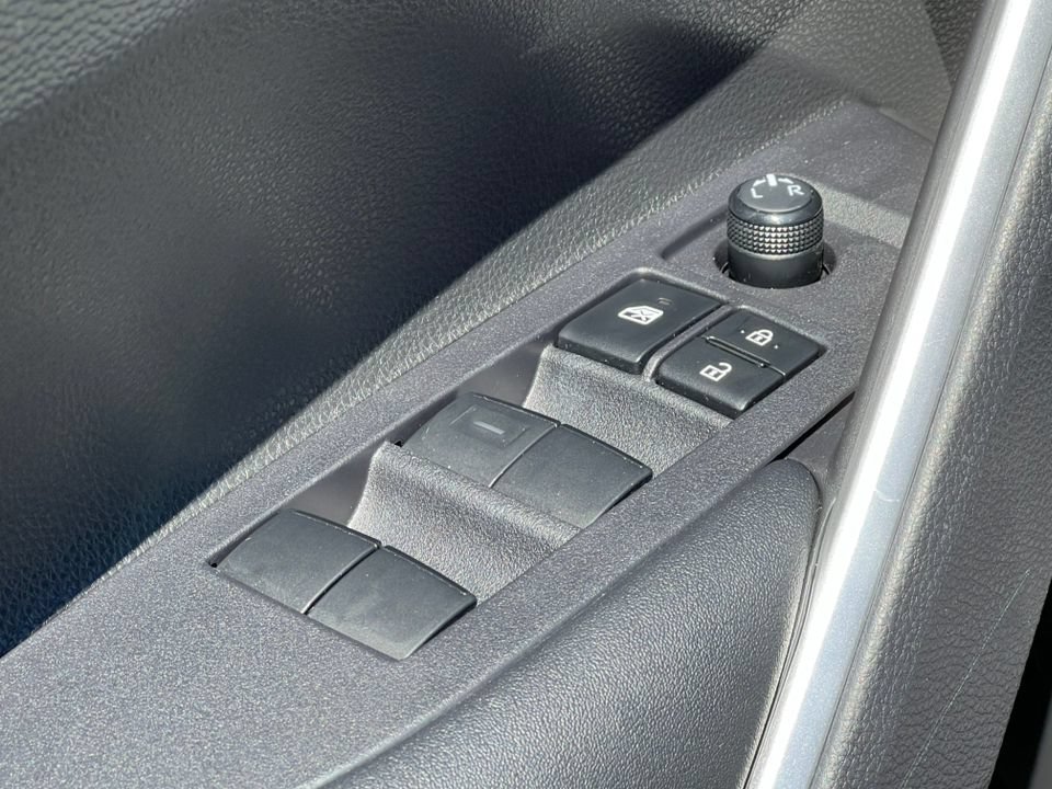 Used 2023 Toyota Corolla Cross AWD Hybrid image 13