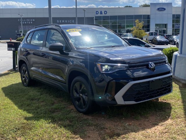 Used 2025 Volkswagen Taos S FWD image 1