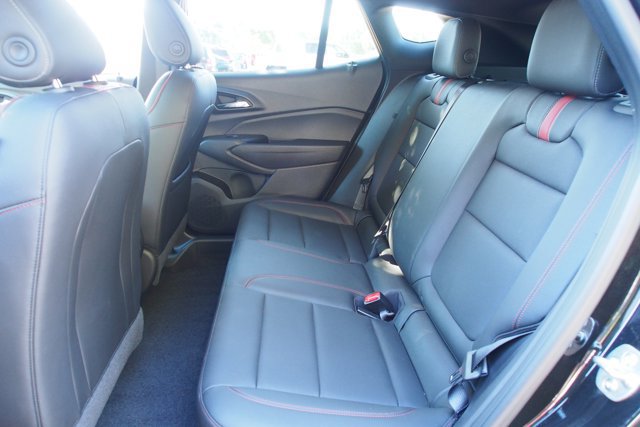 Used 2025 Chevrolet Trax RS w/ Driver Confidence Package FWD image 18