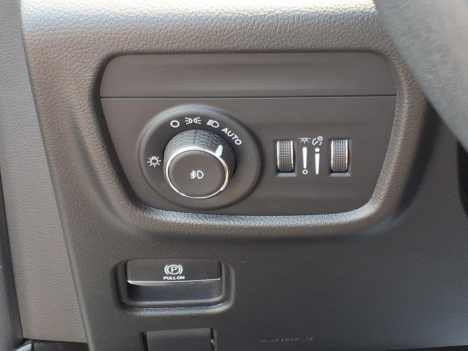 Used 2022 Jeep Grand Cherokee L Limited w/ Luxury Tech Group II AWD/4WD image 24