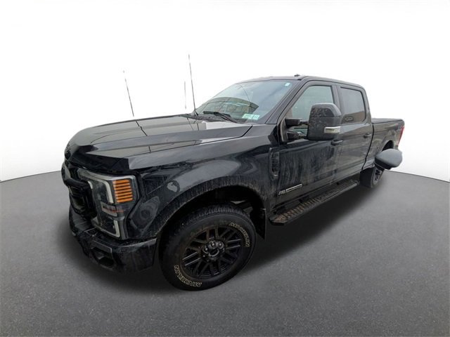 Certified 2022 Ford F250 Lariat w/ Black Appearance Package image 2