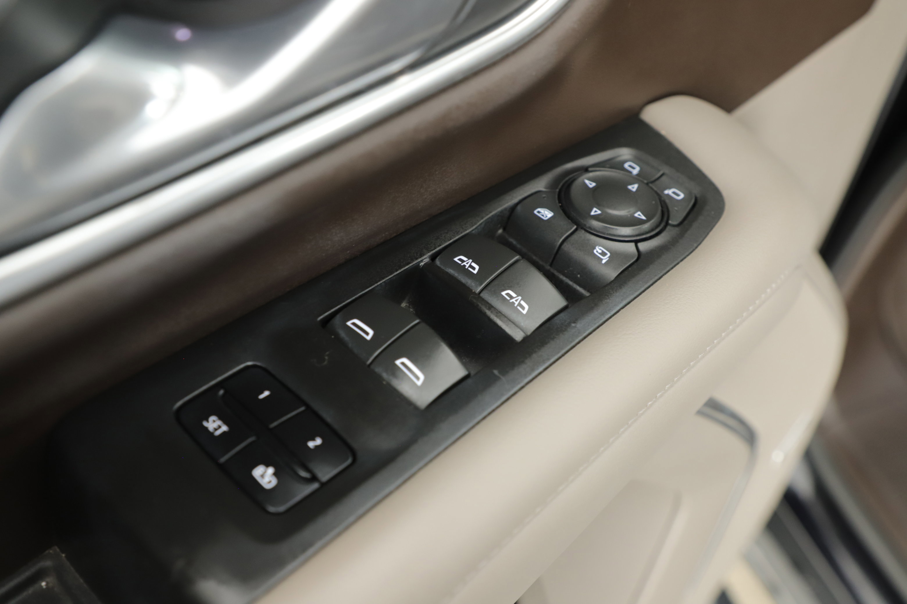 Used 2022 Chevrolet Tahoe Z71 w/ Luxury Package image 9