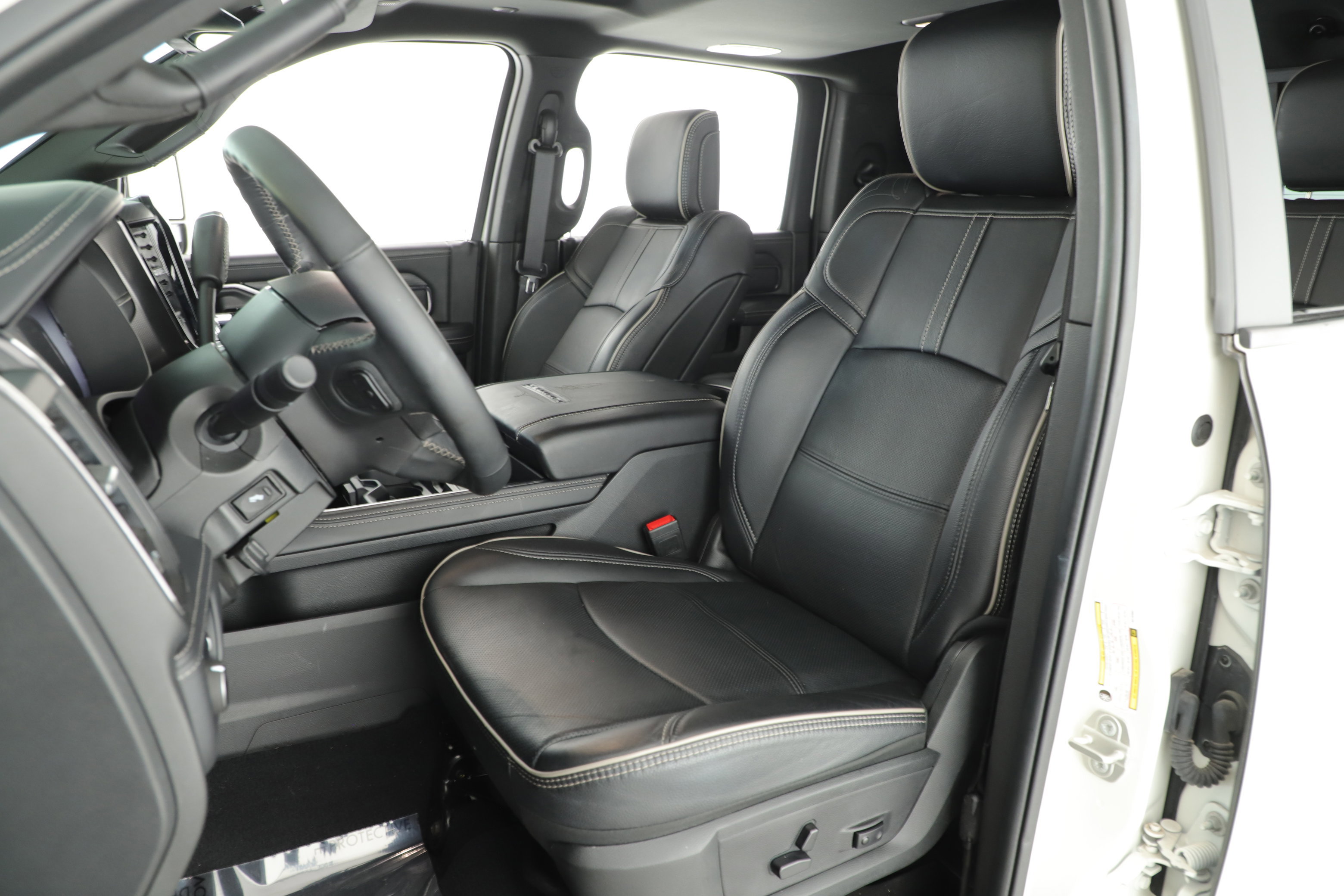 Used 2024 RAM 2500 Limited image 16