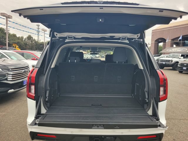 Certified 2025 Ford Expedition Active AWD/4WD image 8