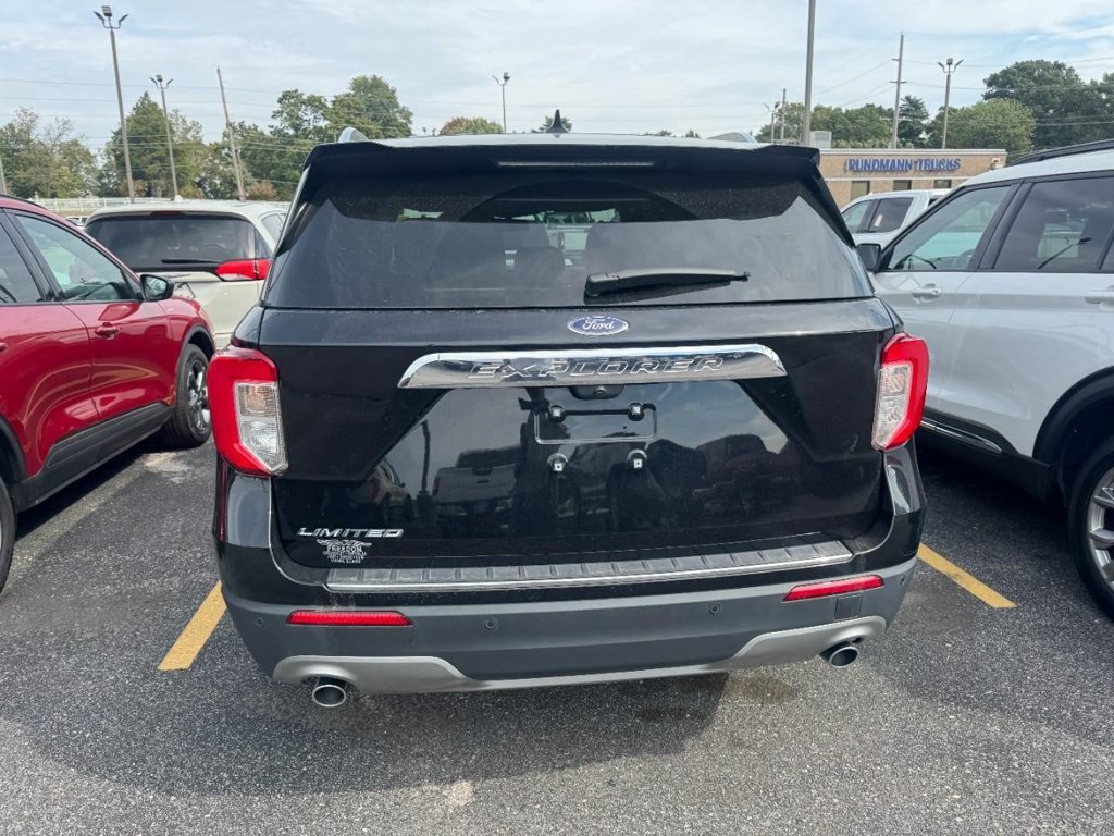 Certified 2024 Ford Explorer Limited RWD image 6