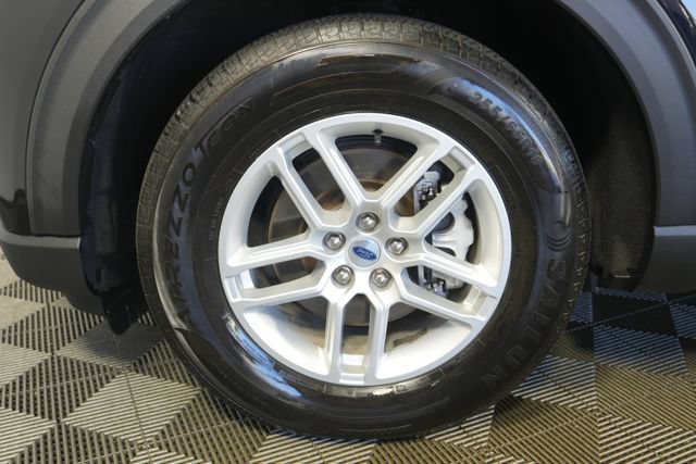 Certified 2025 Ford Explorer Active AWD/4WD image 9