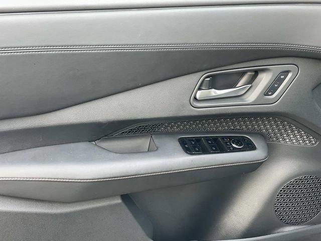 Used 2024 Nissan Ariya AWD image 20