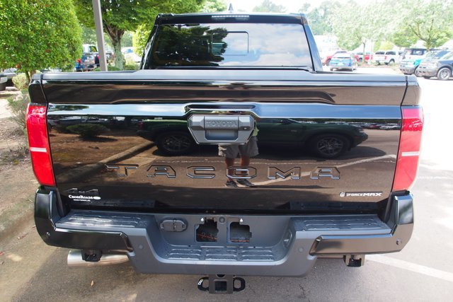 Used 2025 Toyota Tacoma TRD Sport image 4