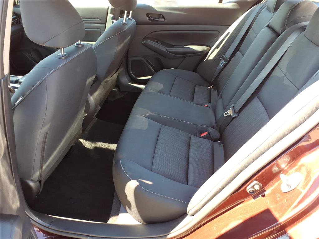 Used 2025 Nissan Altima 2.5 SV FWD image 6