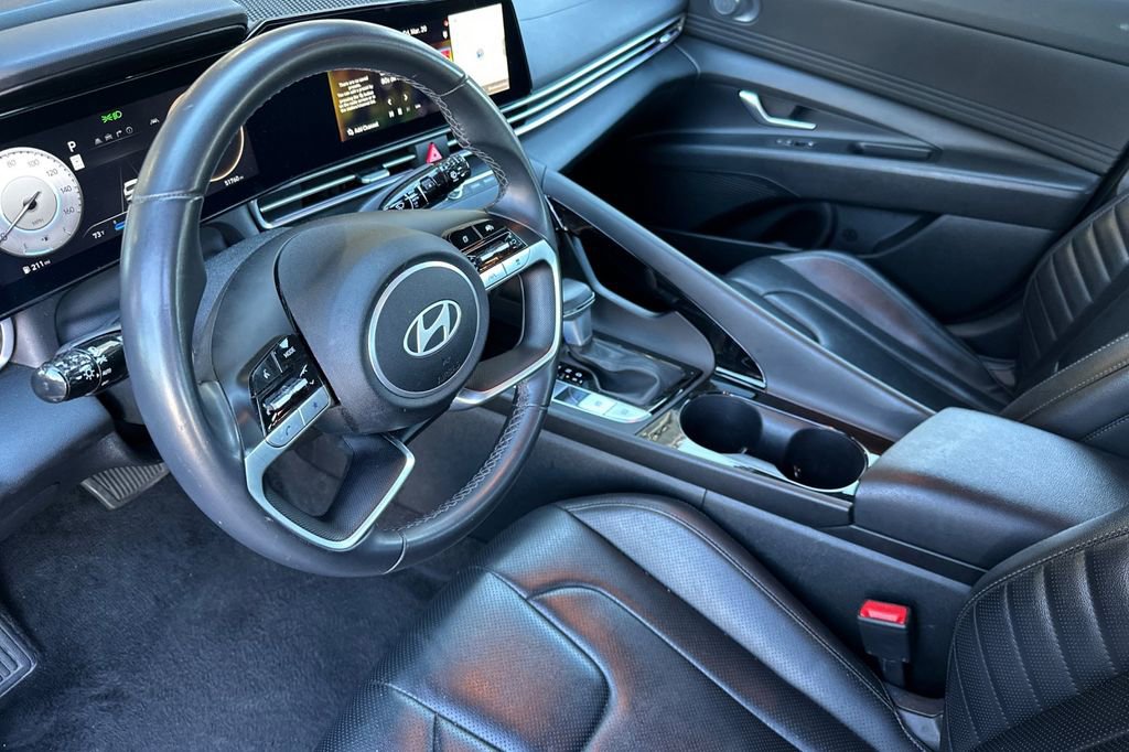Used 2024 Hyundai Elantra Limited image 4