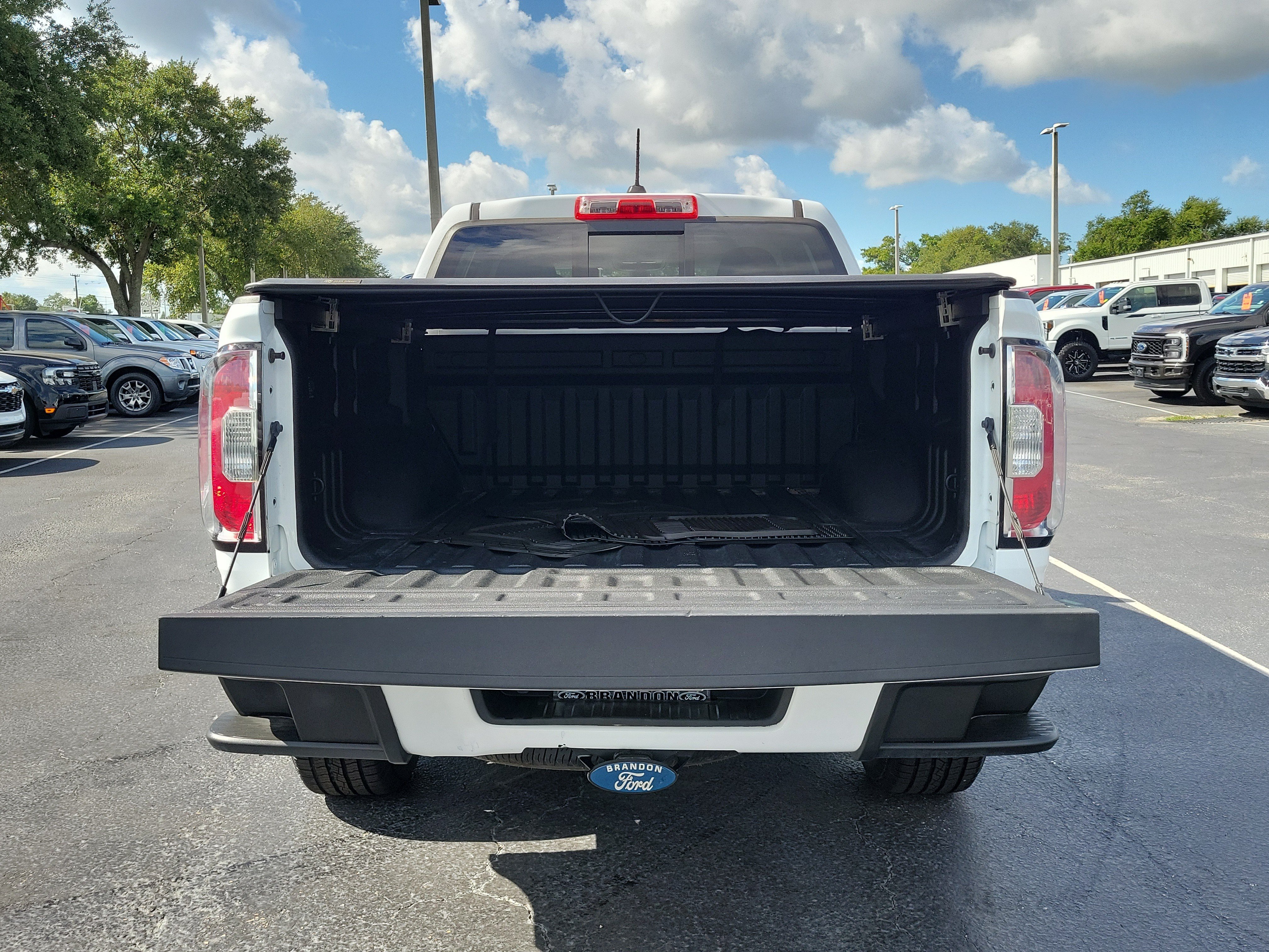 Used 2022 GMC Canyon Elevation w/ Elevation Premium Package RWD image 9