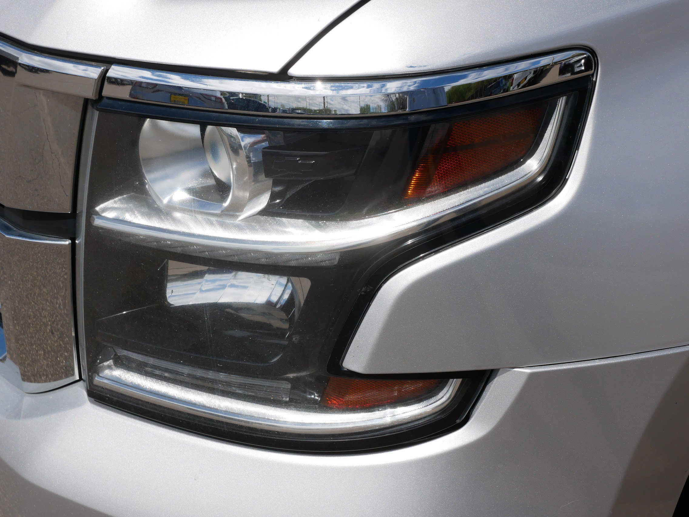 Used 2020 Chevrolet Suburban Premier AWD/4WD image 16