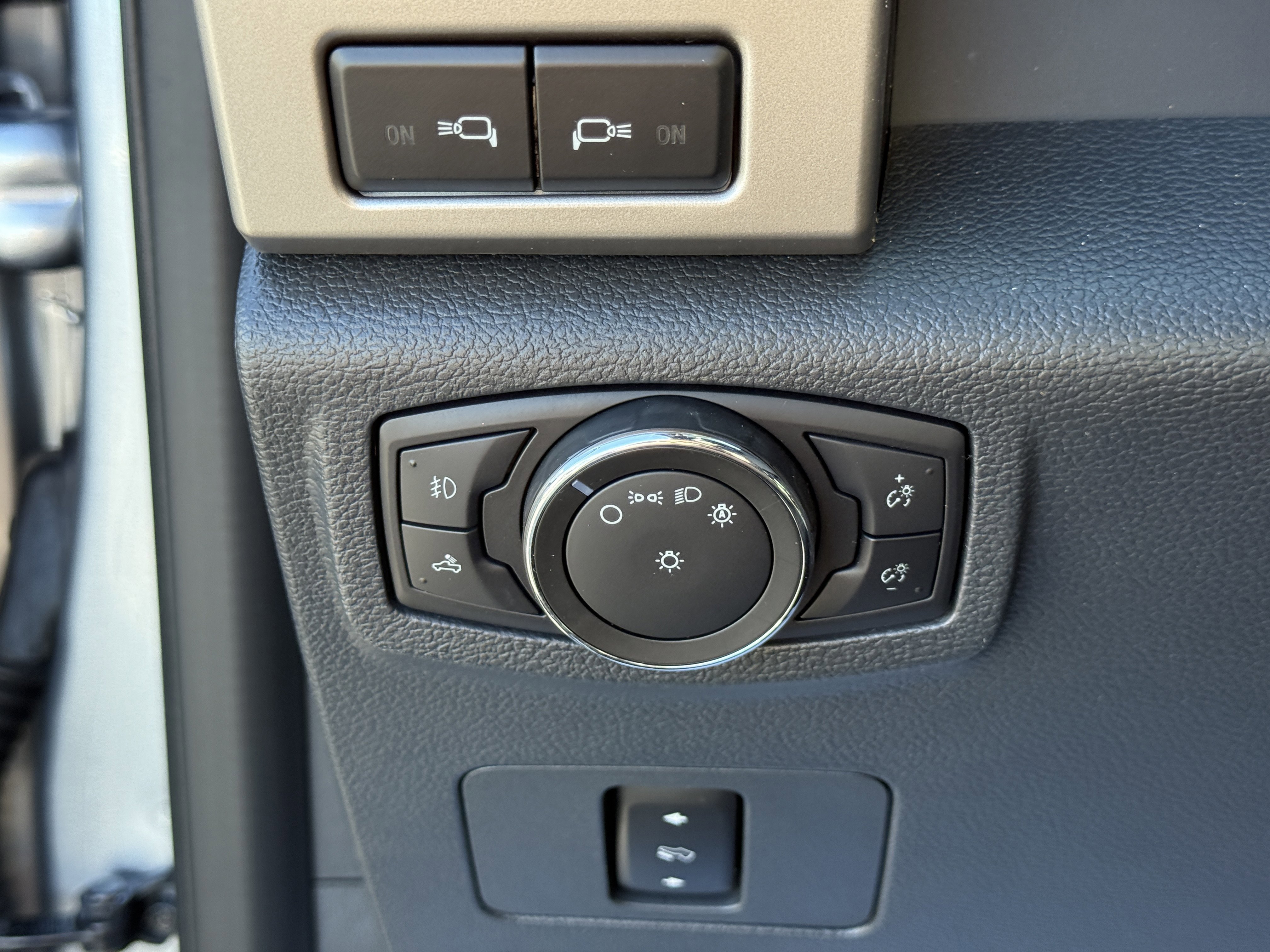 Certified 2022 Ford F250 Lariat w/ Tremor Off-Road Package image 26