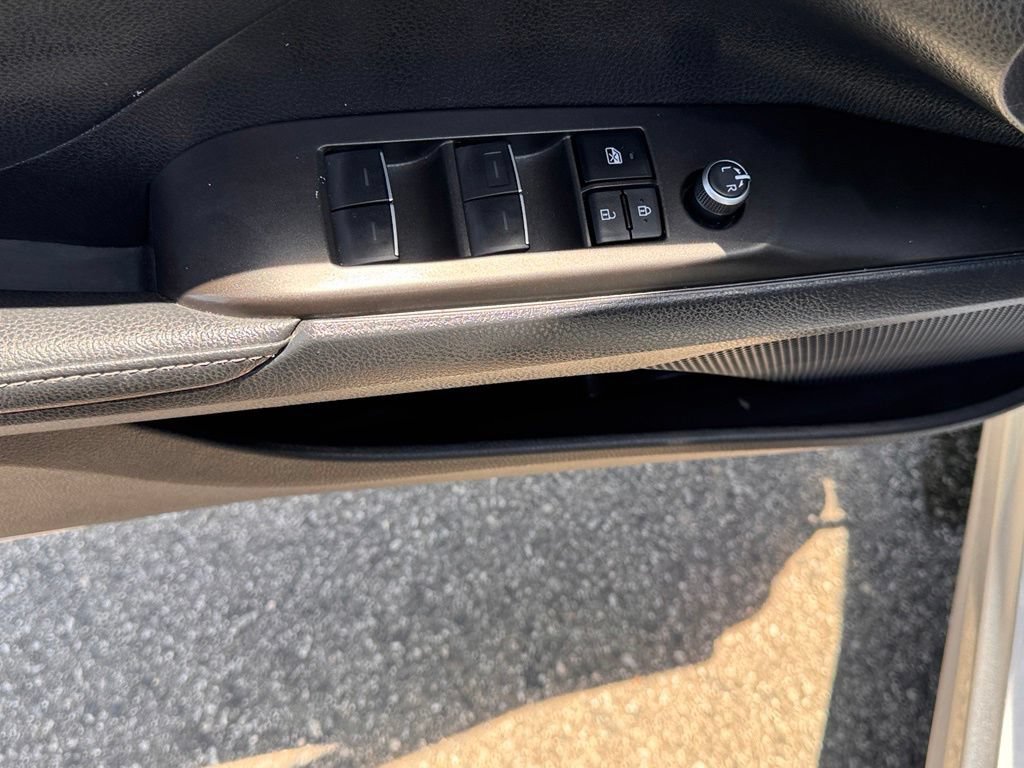 Used 2023 Toyota Camry XSE FWD image 16