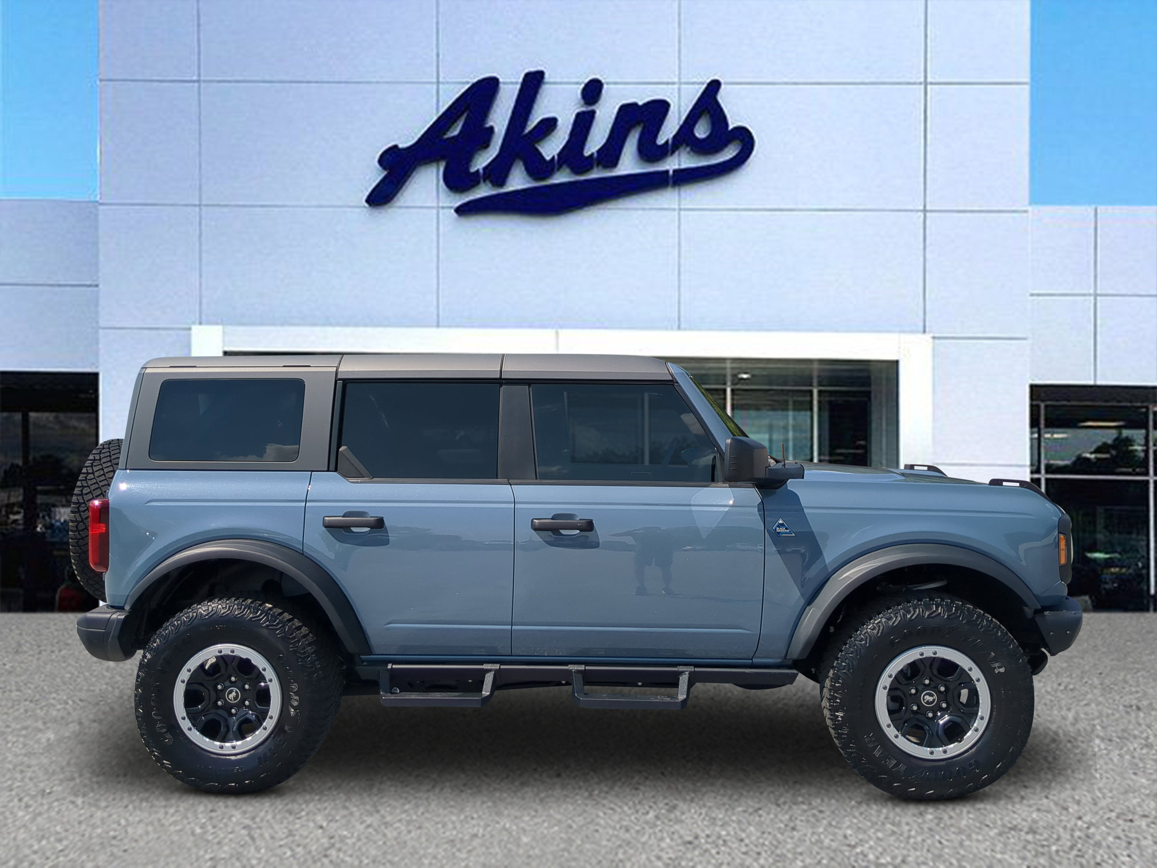 Certified 2023 Ford Bronco Black Diamond w/ Sasquatch Package AWD/4WD image 1