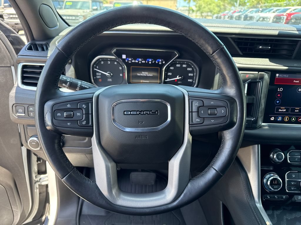 Used 2021 GMC Yukon Denali w/ Denali Premium Package RWD image 15