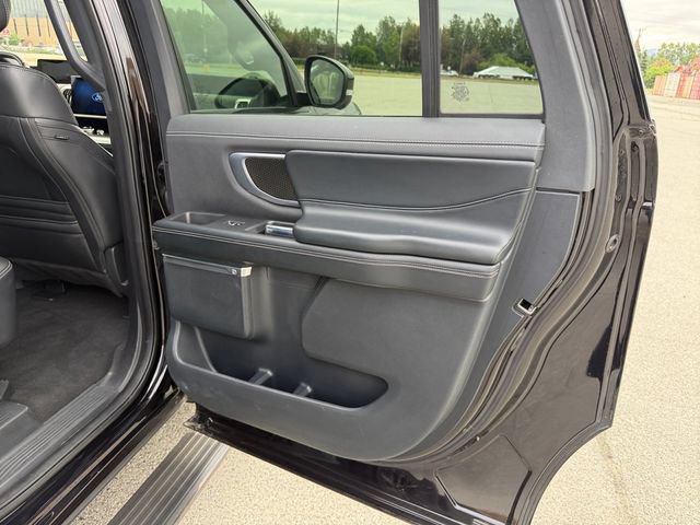 Certified 2025 Ford Expedition Max Platinum w/ Stealth Appearance Package AWD/4WD image 27