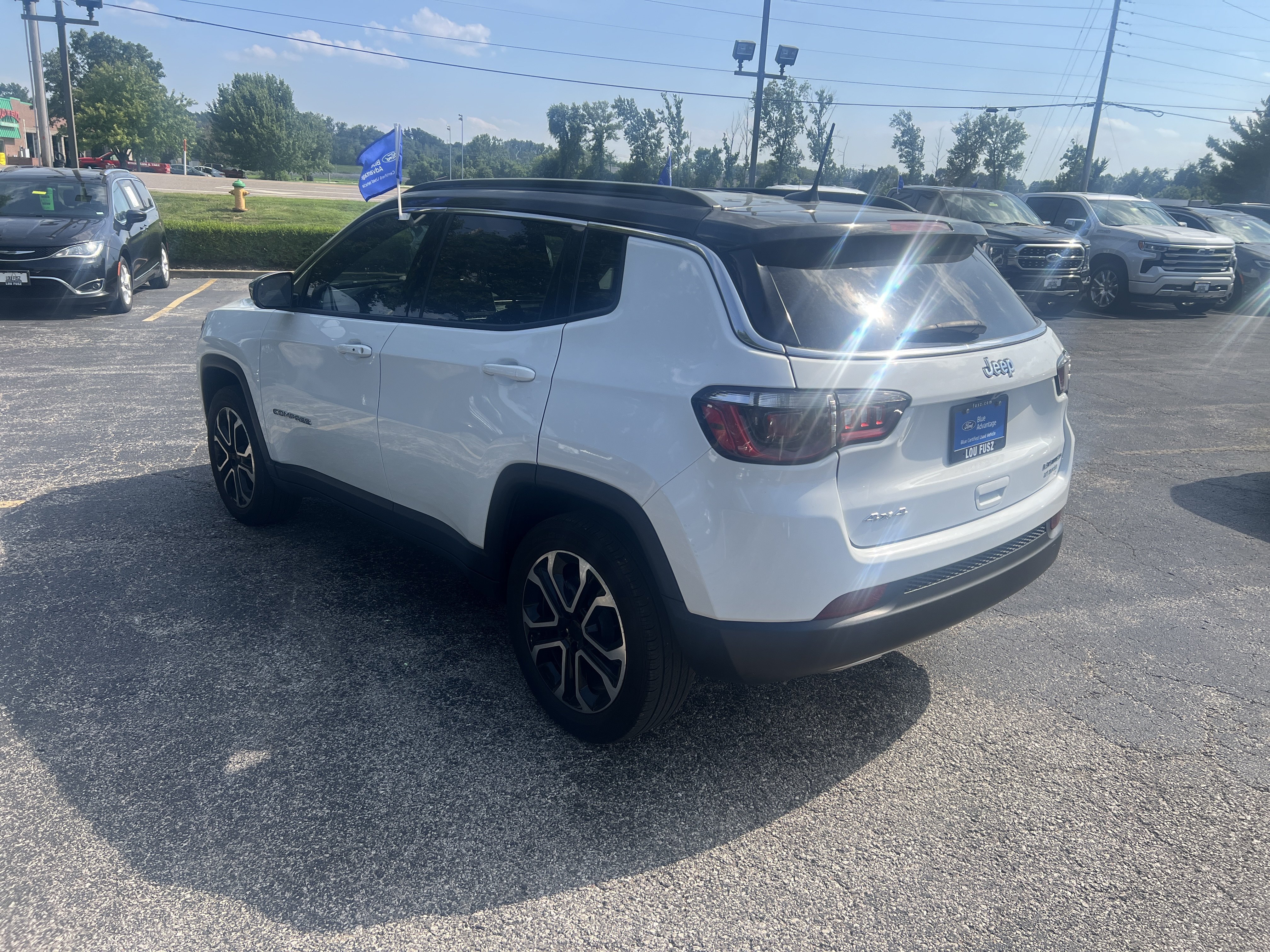 Used 2023 Jeep Compass Limited AWD/4WD image 5