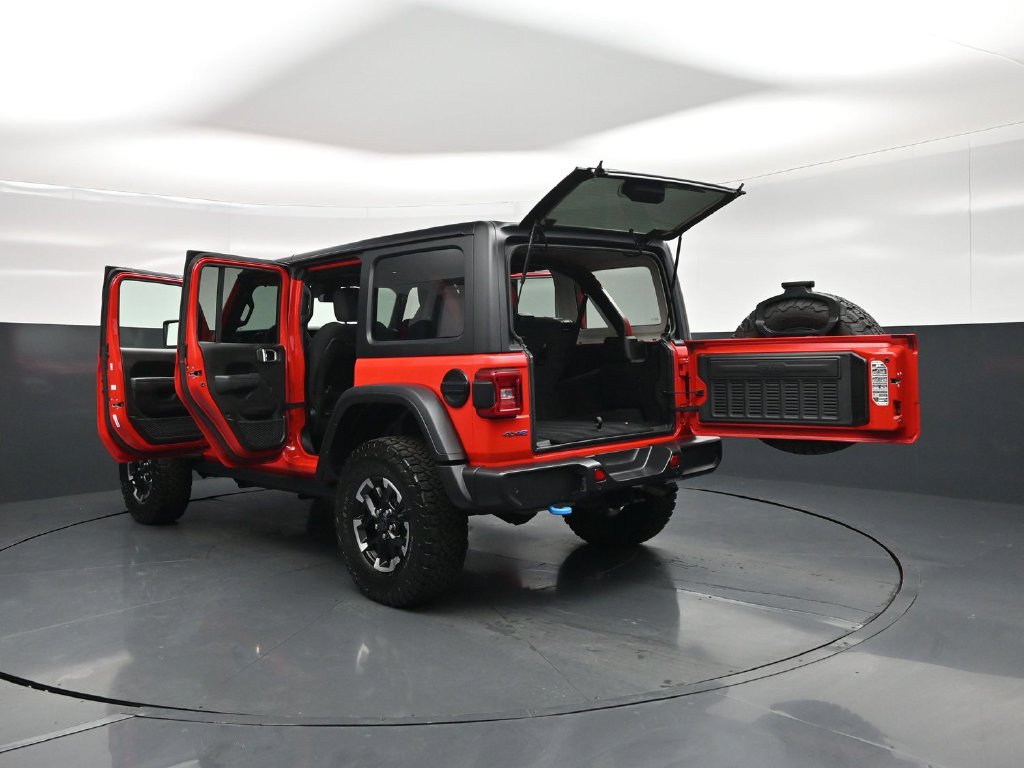 Used 2025 Jeep Wrangler Unlimited Rubicon 4xe w/ Safety Group AWD/4WD image 30