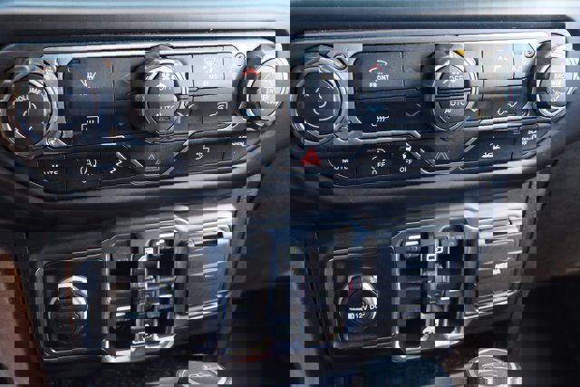 Used 2022 Jeep Gladiator Sport image 25