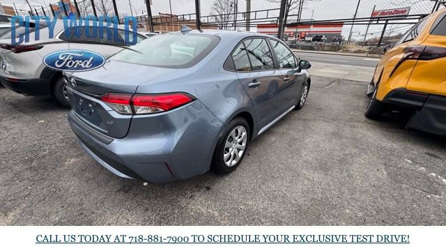 Used 2022 Toyota Corolla LE image 5