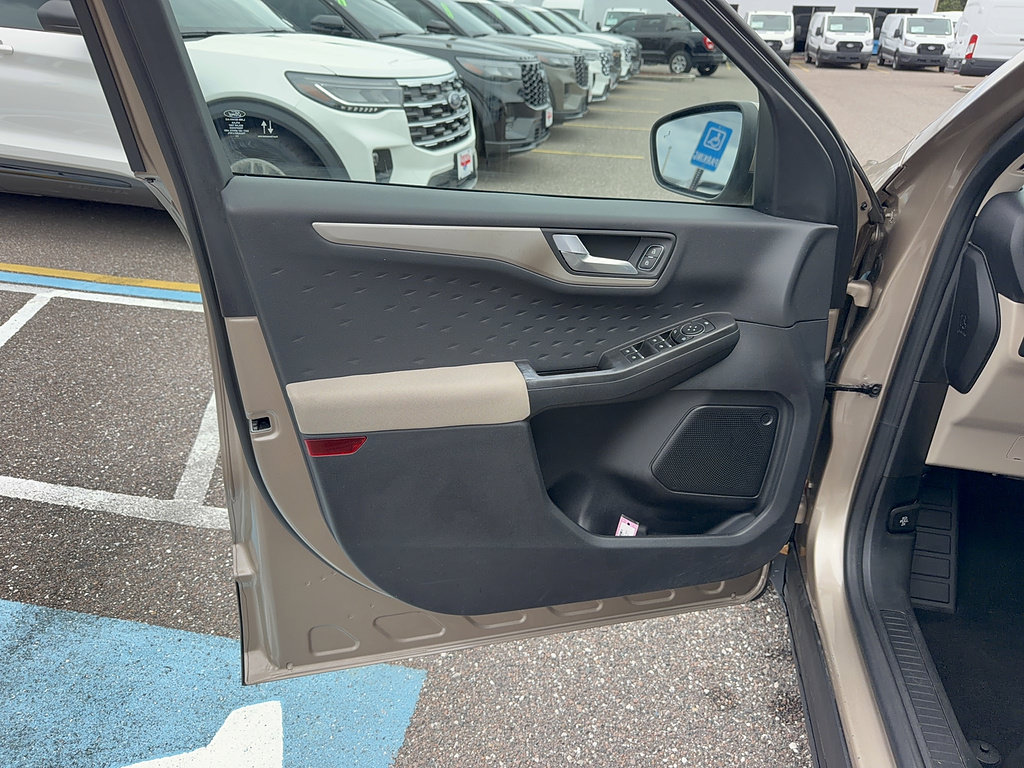 Certified 2020 Ford Escape SE FWD image 8