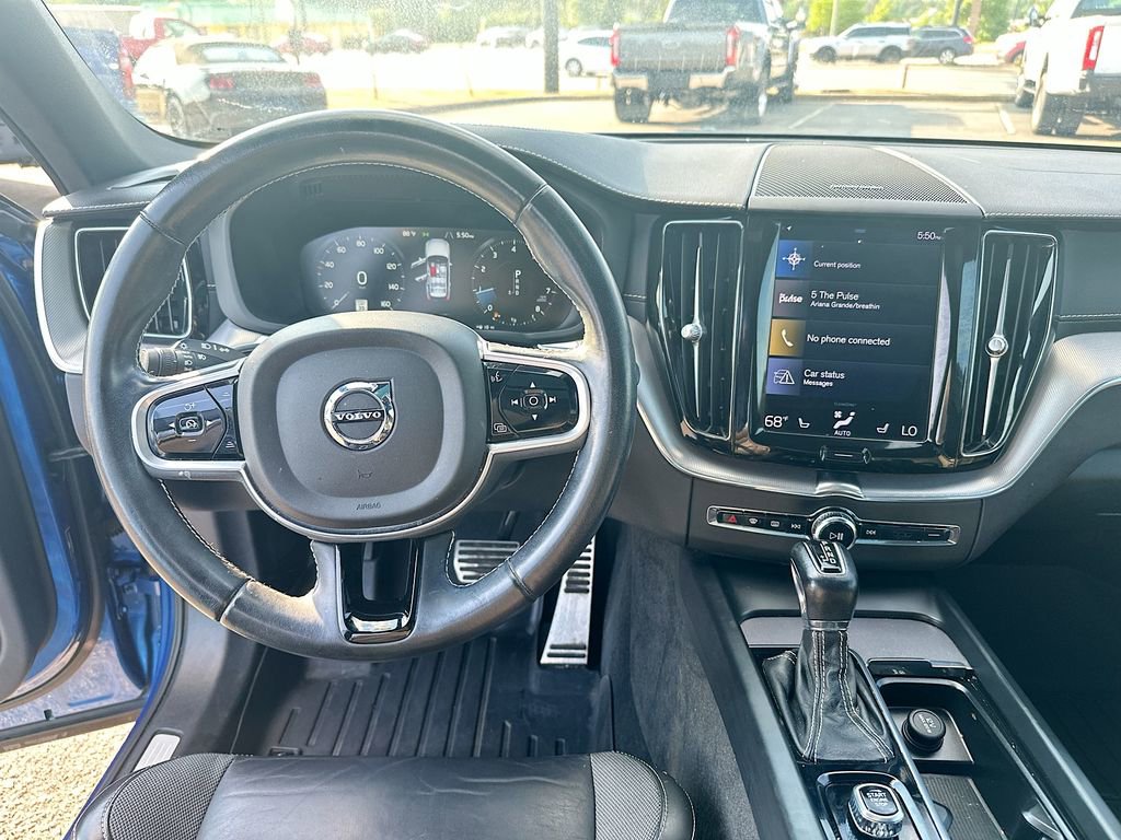 Used 2021 Volvo XC60 T5 R-Design w/ Climate Package AWD/4WD image 19