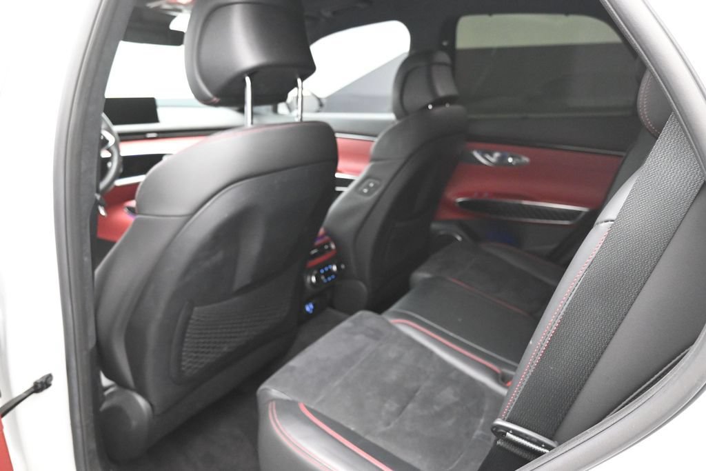 Used 2022 Genesis GV70 3.5T Sport w/ Sport Prestige Package AWD/4WD image 23