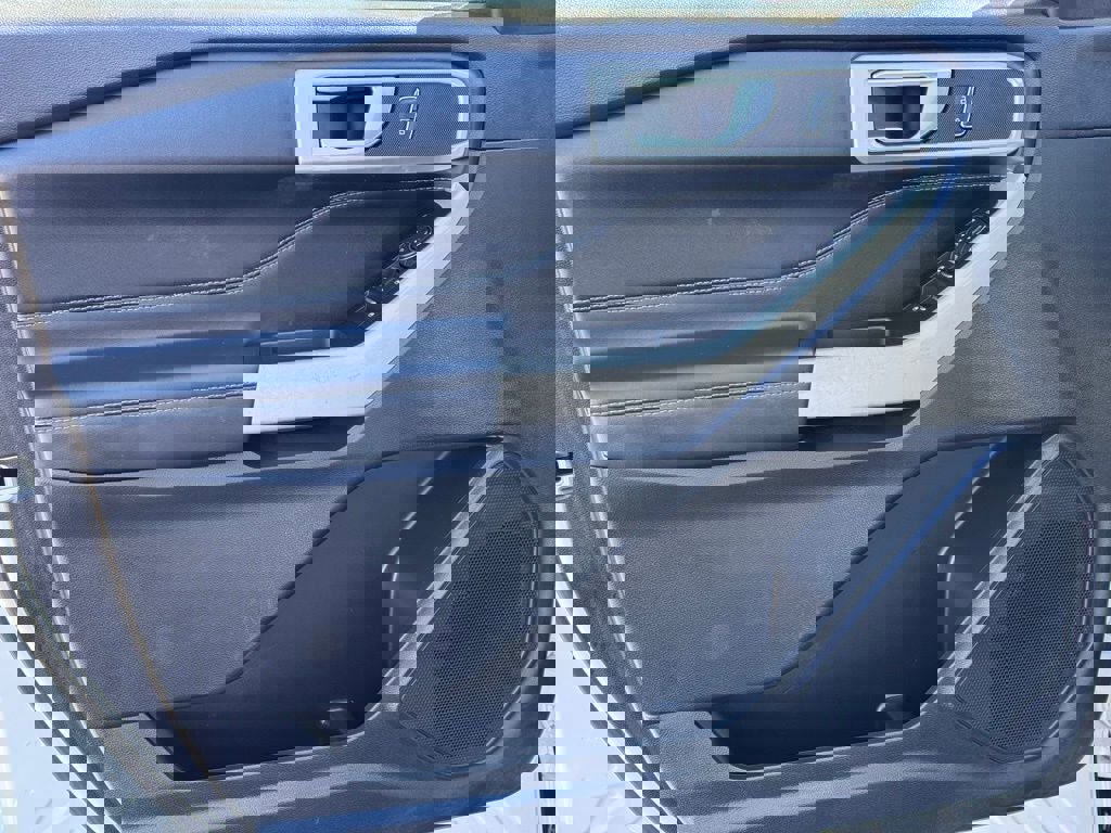 Certified 2022 Ford Explorer XLT w/ Equipment Group 202A image 16