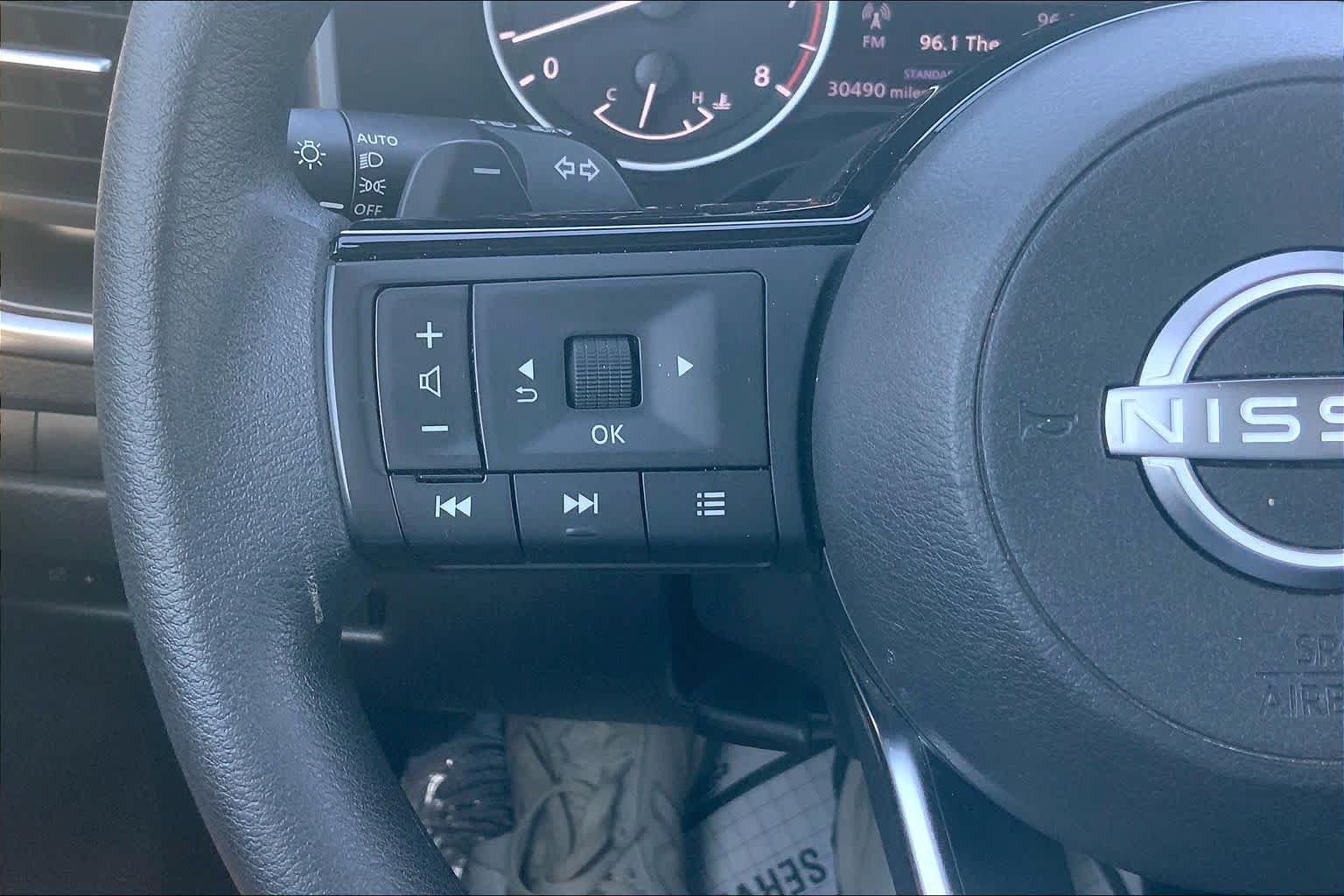 Used 2023 Nissan Rogue SV FWD image 24