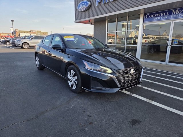 Used 2024 Nissan Altima 2.5 S image 8