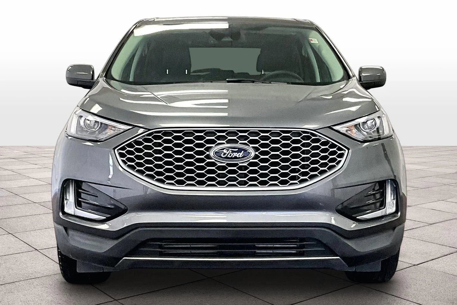 Certified 2024 Ford Edge SEL w/ Convenience Package image 3