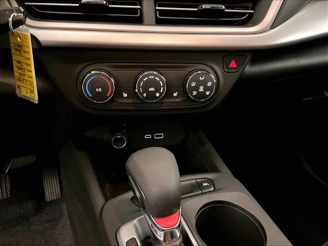 Used 2024 Chevrolet Trax RS w/ Driver Confidence Package FWD image 31