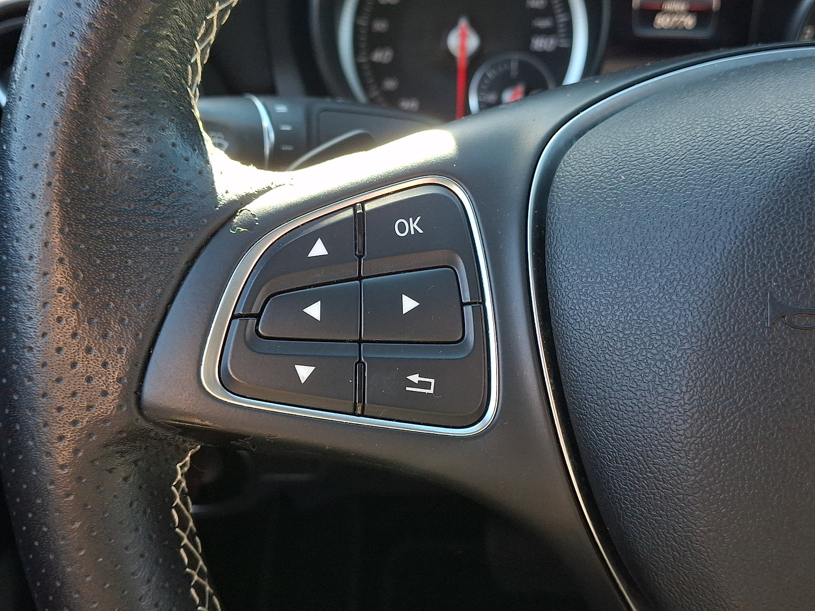 Used 2018 Mercedes-Benz CLA 250 4MATIC image 29