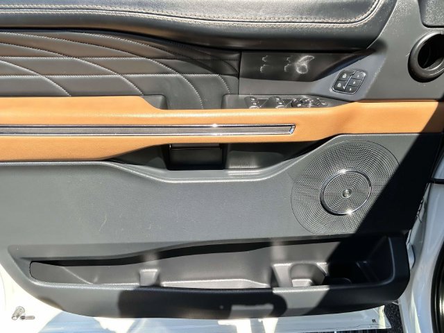 Certified 2022 Ford Expedition Max Platinum AWD/4WD image 18