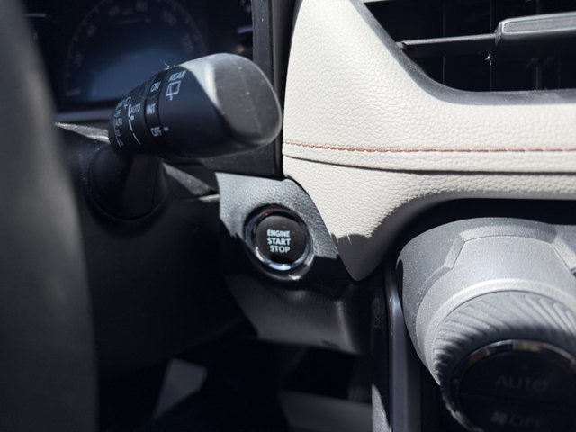 Used 2020 Toyota RAV4 Limited AWD/4WD image 31
