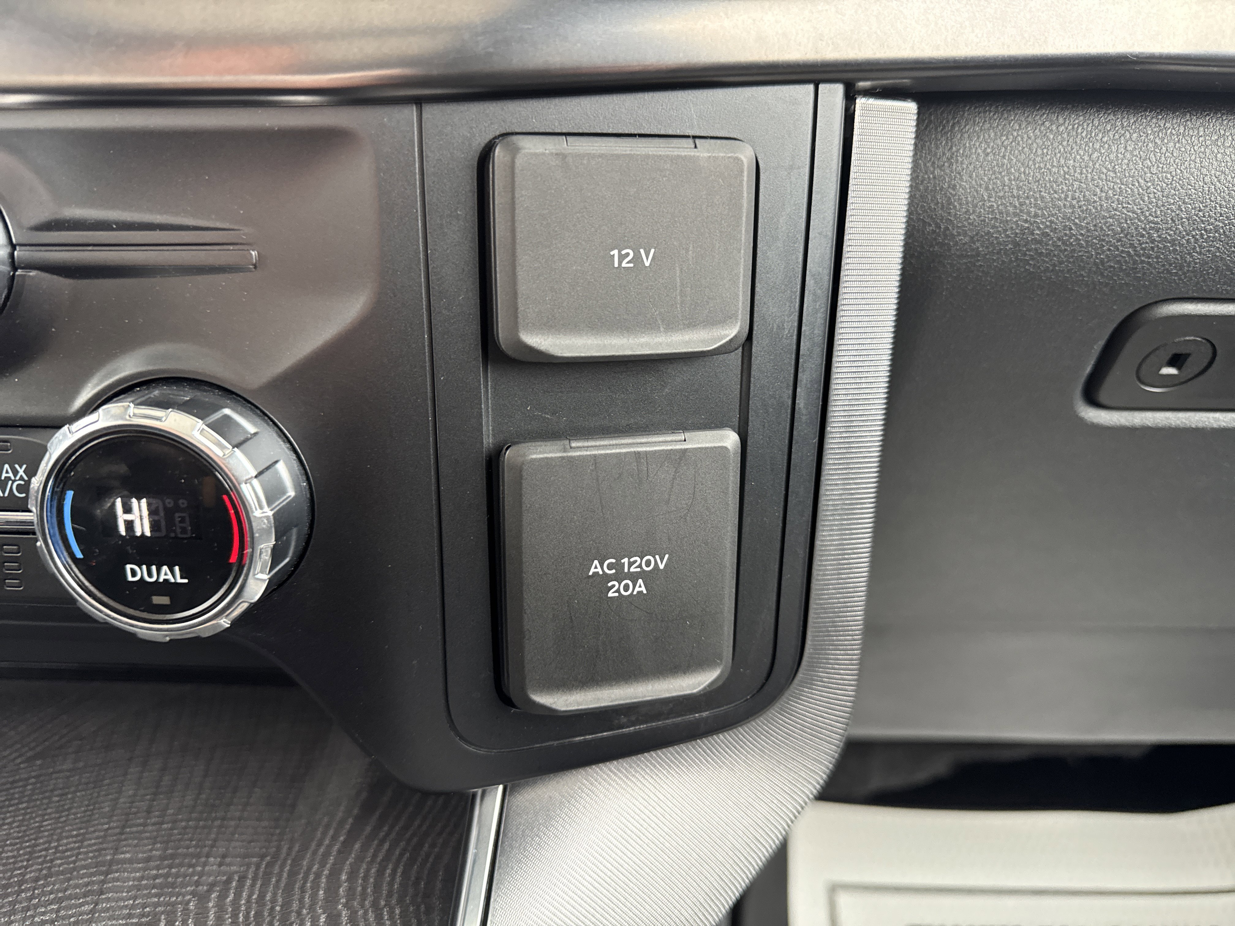 Certified 2021 Ford F150 Platinum w/ Equipment Group 701A High image 25