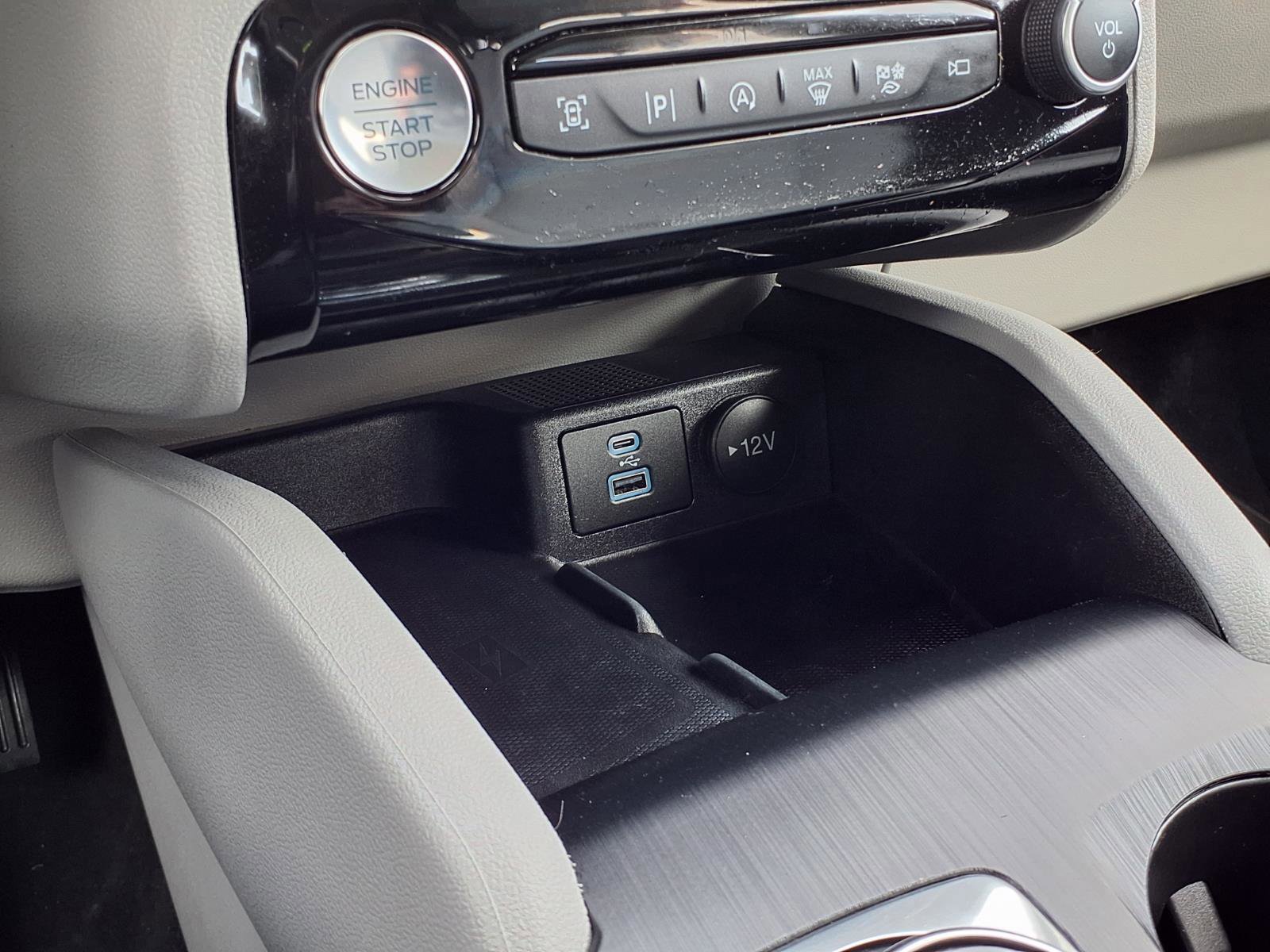 Certified 2023 Ford Escape Platinum image 17