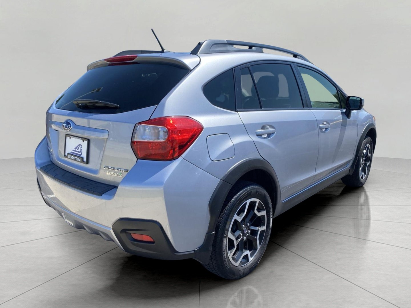 Used 2017 Subaru Crosstrek 2.0i Premium w/ Popular Package #1 AWD/4WD image 10