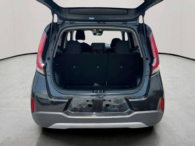 Used 2025 Kia Soul LX w/ LX Technology Package FWD image 14