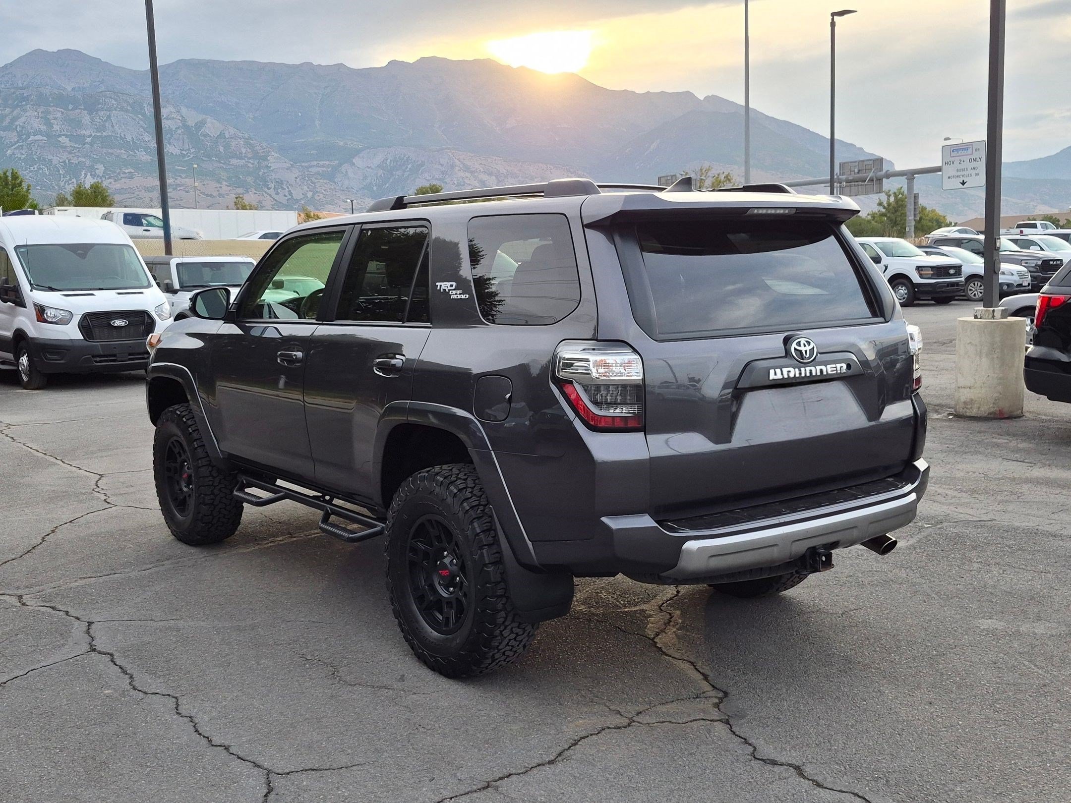 Used 2019 Toyota 4Runner TRD Off-Road Premium AWD/4WD image 8