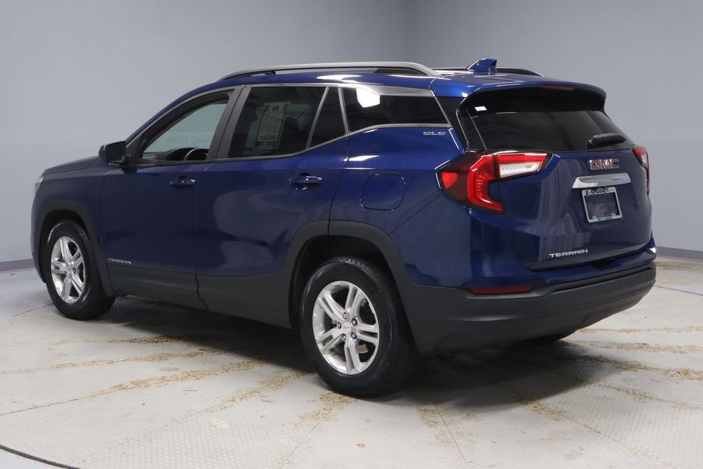 Used 2022 GMC Terrain SLE w/ Driver Convenience Package FWD image 6