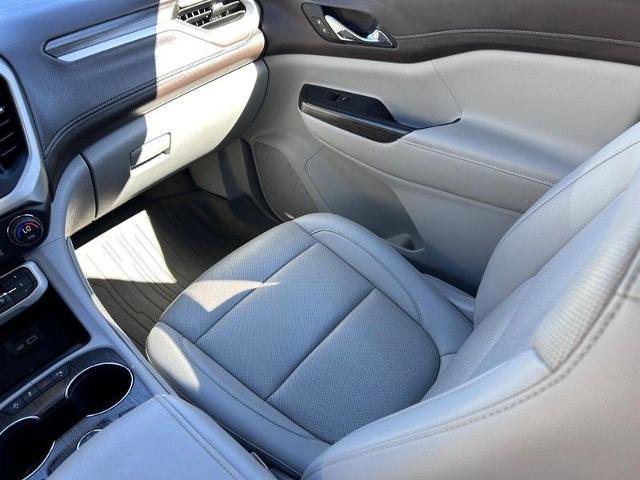 Used 2023 GMC Acadia SLT w/ LPO, Floor Liner Package image 21
