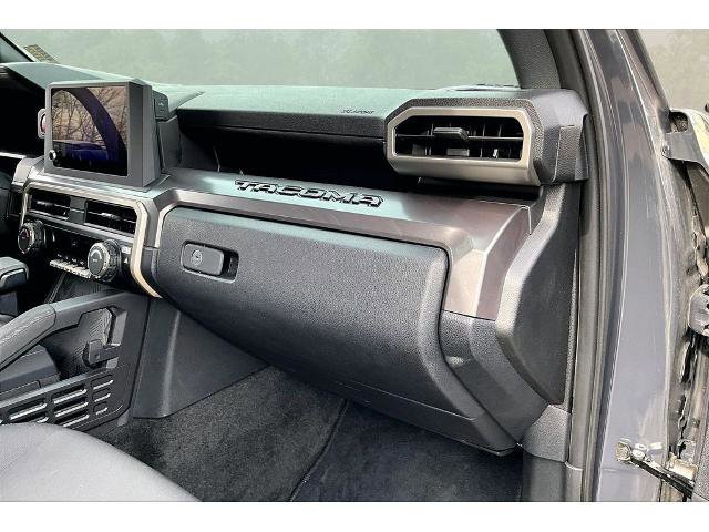 Used 2025 Toyota Tacoma TRD Off-Road AWD/4WD image 23