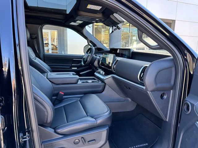 Certified 2025 Ford Expedition Max Platinum w/ Stealth Performance Package AWD/4WD image 77